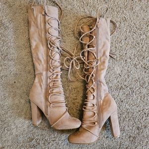 Square Toe Tie up Boots